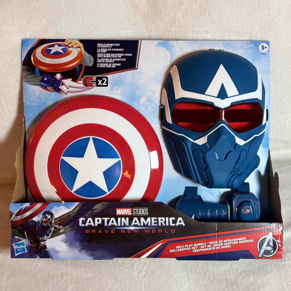 Marvel Studios Captain America Role Play Set Shield Mask Gauntlets Magnetic 5+